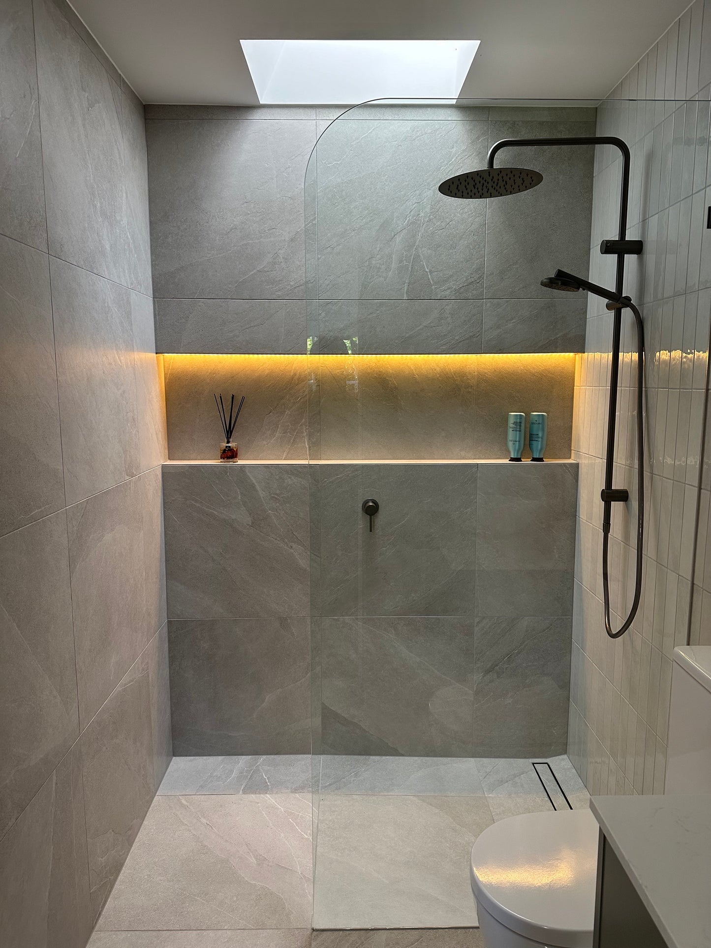 600*600 GREY TILES | ENSUIT BATHROOM