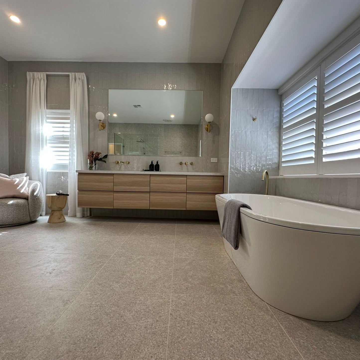 600*600 GREY TILES | ENSUITE BATHROOM